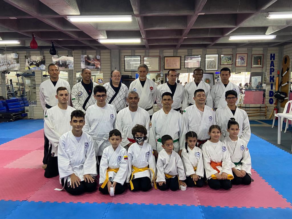 Estudiantes del CIAM en el dojang